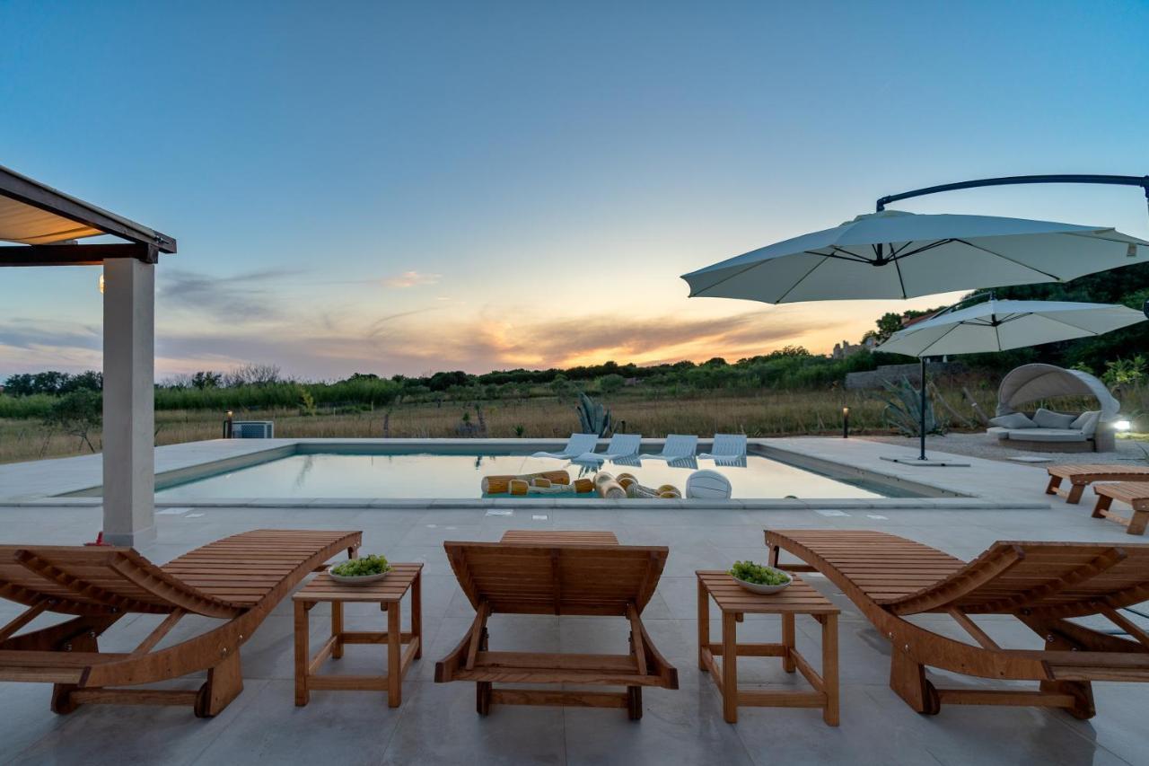 Villa Slatina Near Zrce Beach Новаля Екстериор снимка