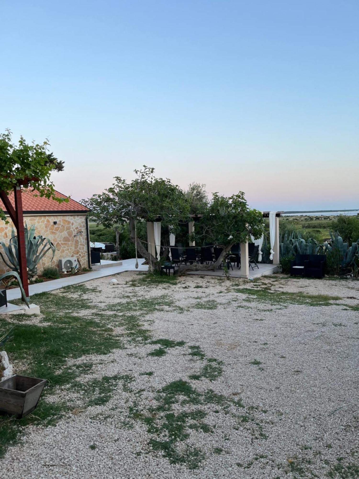Villa Slatina Near Zrce Beach Новаля Екстериор снимка