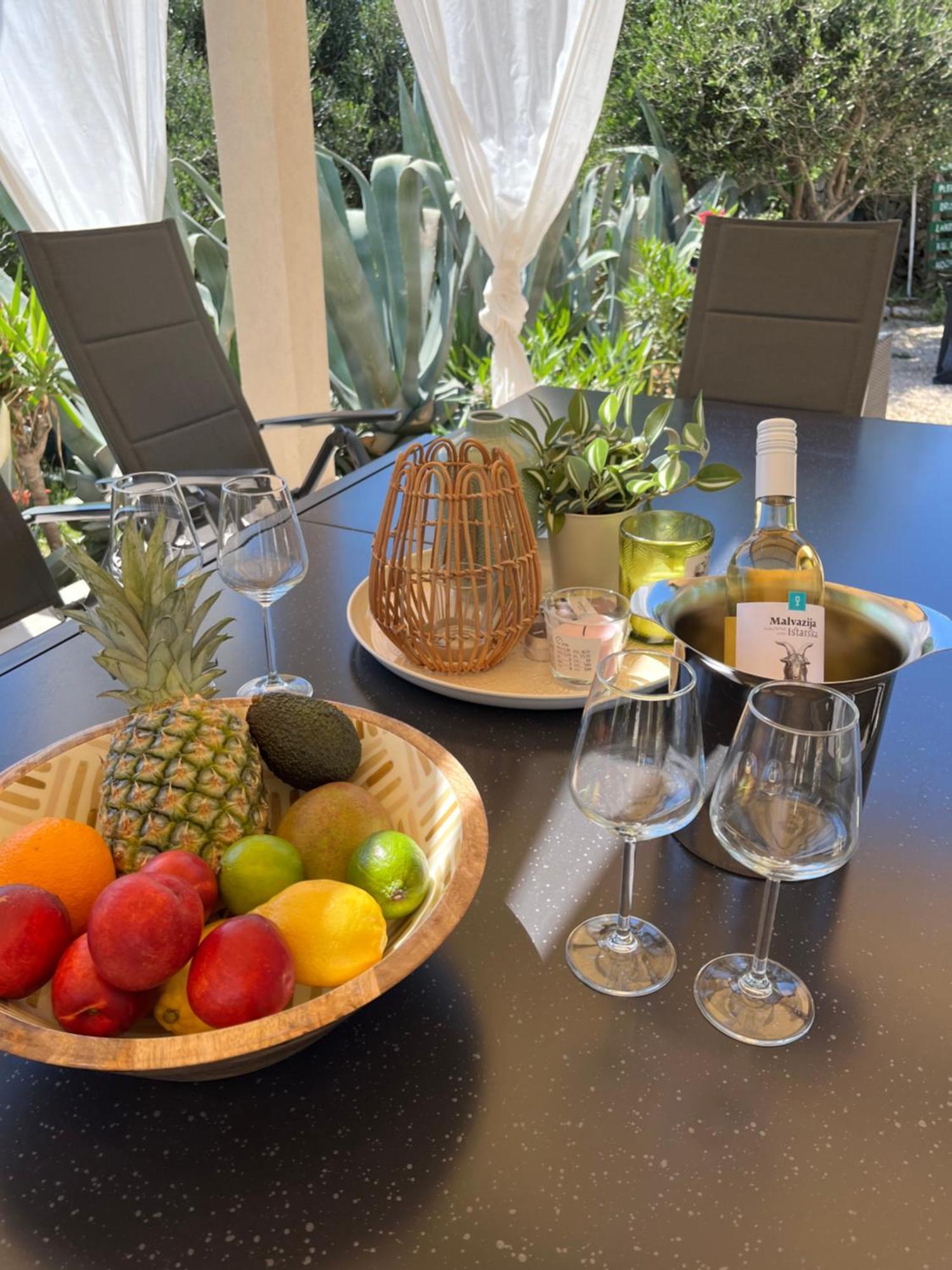 Villa Slatina Near Zrce Beach Новаля Екстериор снимка